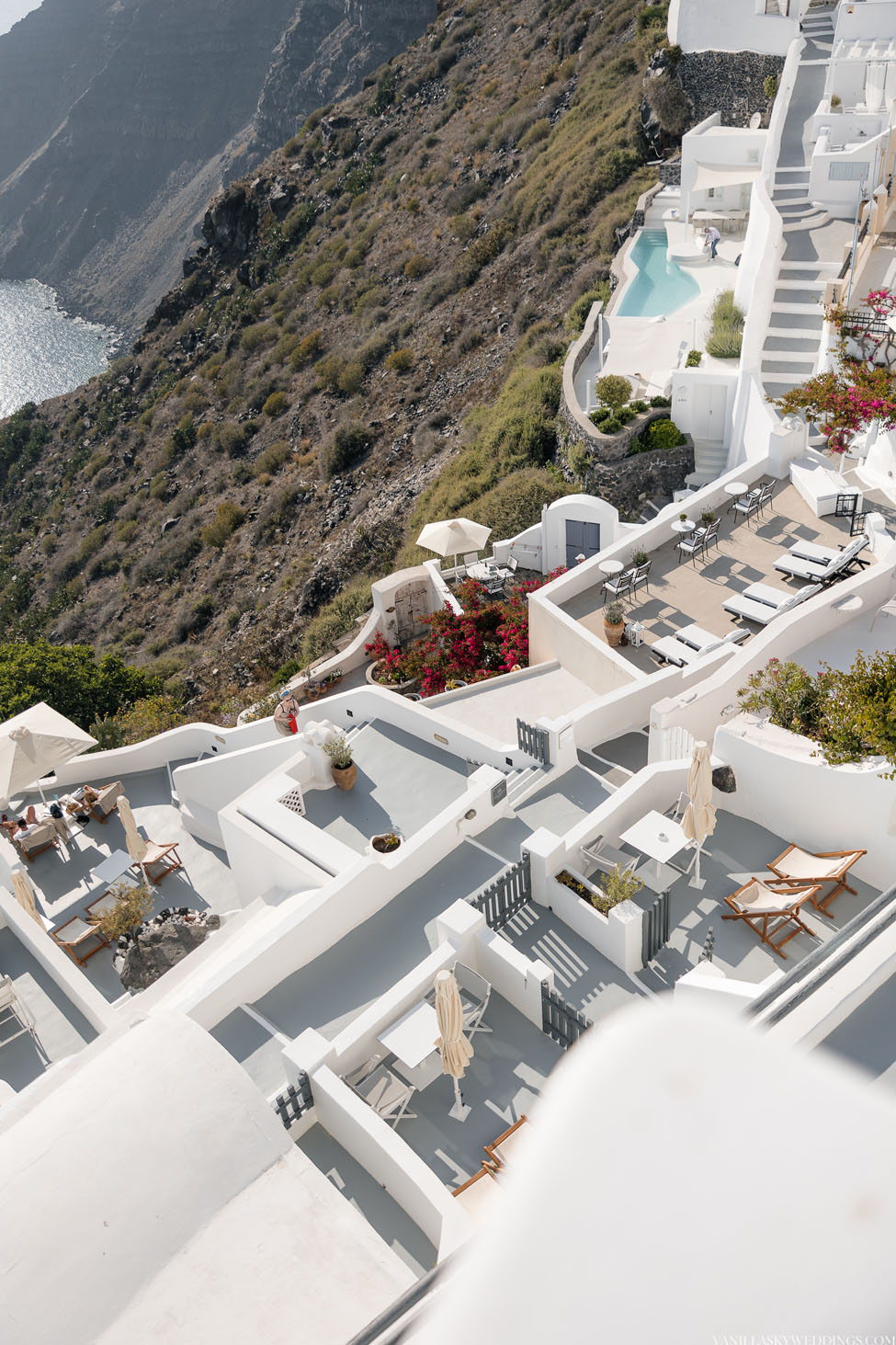 a&a_intimate_elopement_dana_villas_location_santorini_greece